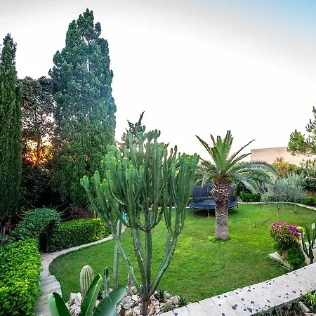 セルムネット マルタ ホームステイ *