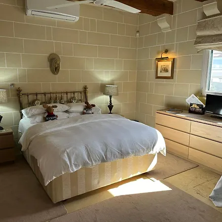 Alloggio in famiglia Selmunett